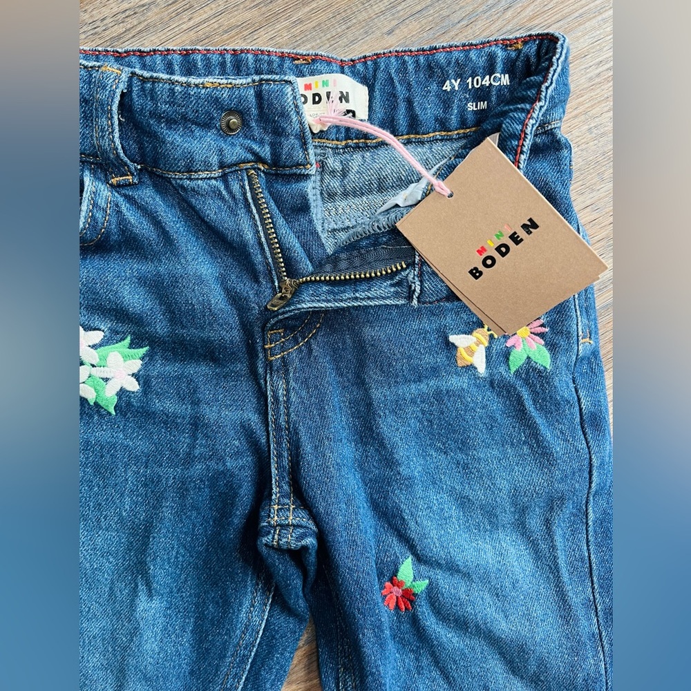 Mini Boden NWT Relaxed Straight Mid Denim Blue Jeans Floral Embroidery 4Y - Picture 2 of 7